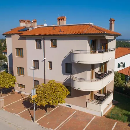 Apartments Oliva Premantura Extérieur photo