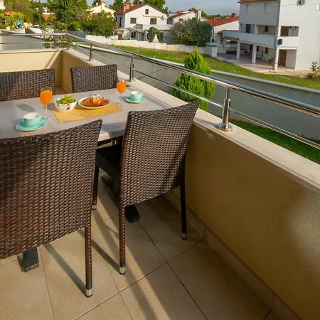 Apartments Oliva Premantura Extérieur photo